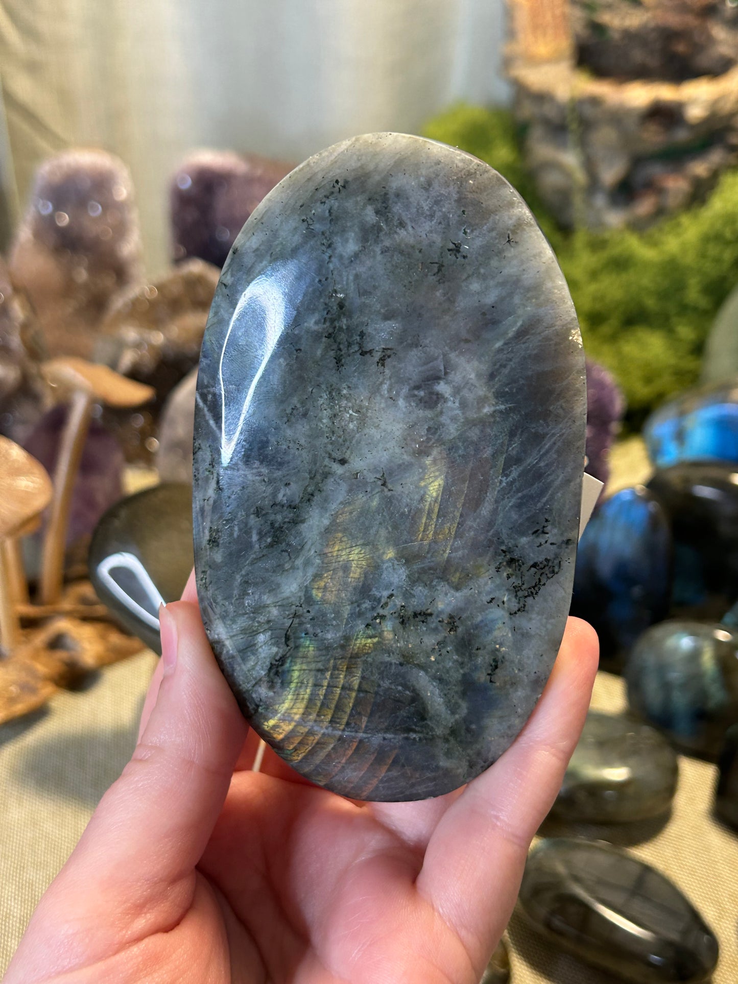 Labradorite Large Palm 25b