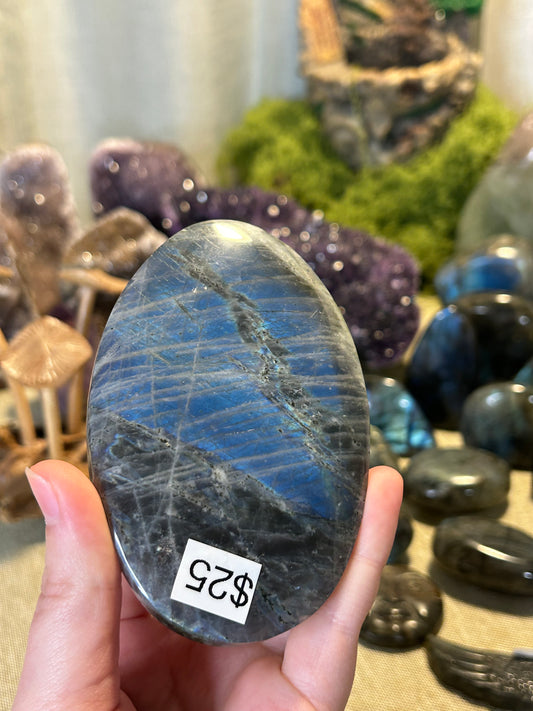 Labradorite Large Palm 25c