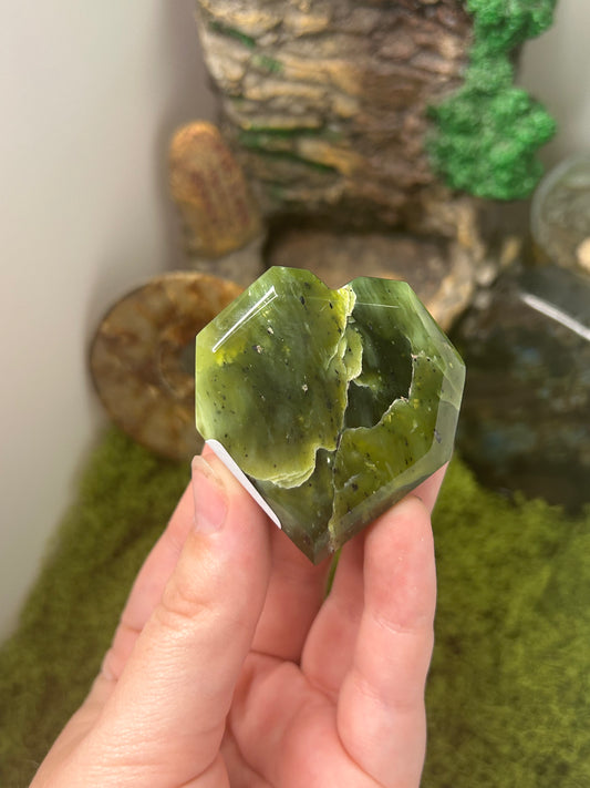 Transparent Serpentine Faceted Heart 4